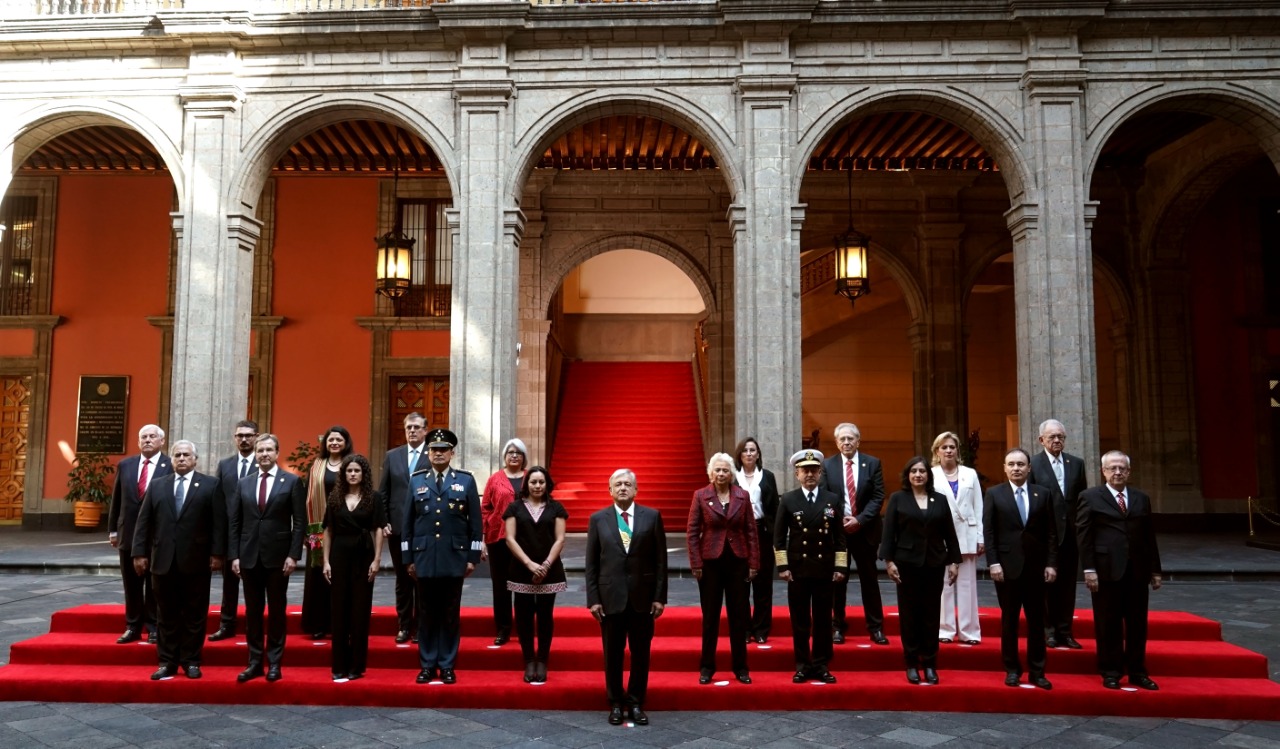 El Presidente tomó protesta a los integrantes de su gabinete.