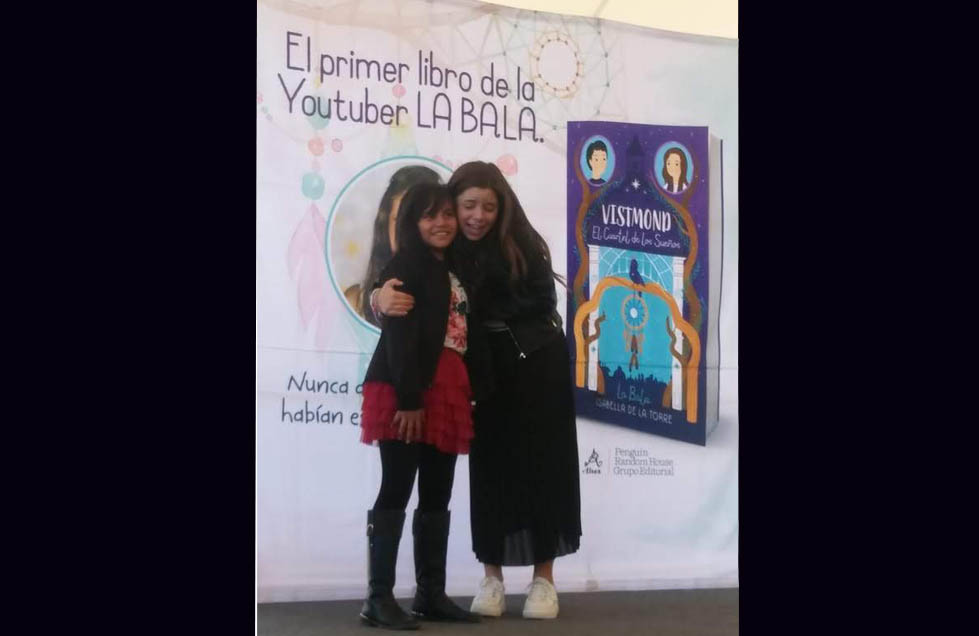 Cientos de niños y adolescentes fueron a tomarse la foto con Isabella de la Torre (Cortesía Claudia Andalón)