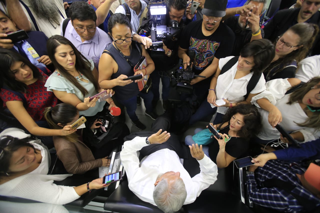 El Presidente atendió a los medios previo a su viaje a Veracruz en donde se reunirá con el gobernador Cuitláhuac García (Ariana Pérez)