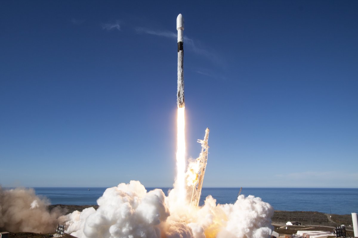 Elysium Space cobra 2 mil 500 dólares por enviar cenizas humanas al espacio a través de un cohete de SpaceX. (SpaceX)