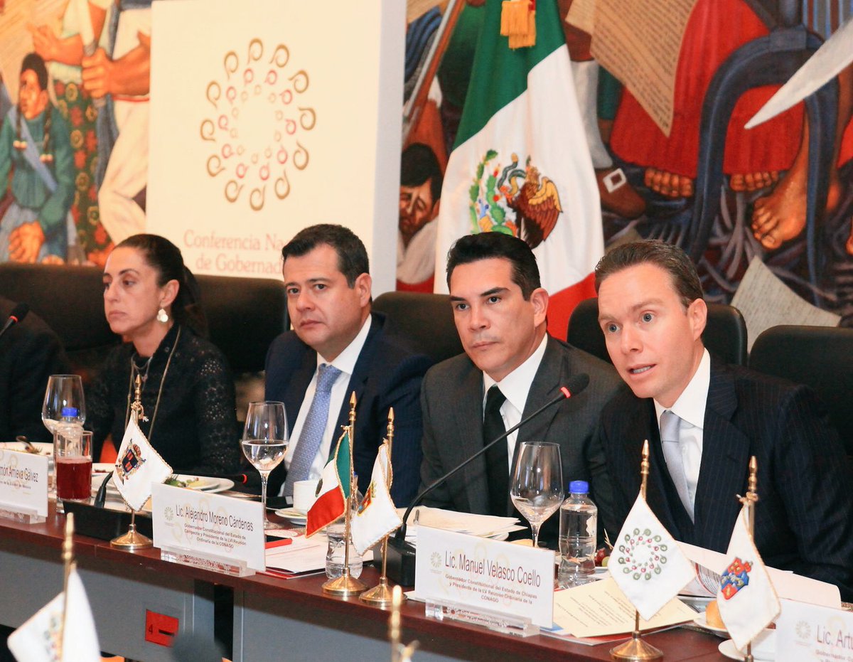 Gobernadores en reunión de la Conago. (Twitter: @VelascoM_)