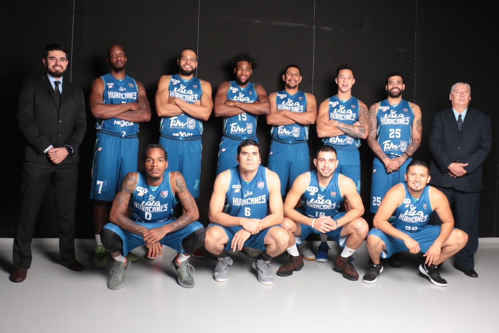 La quinteta de Huracanes Tampico.