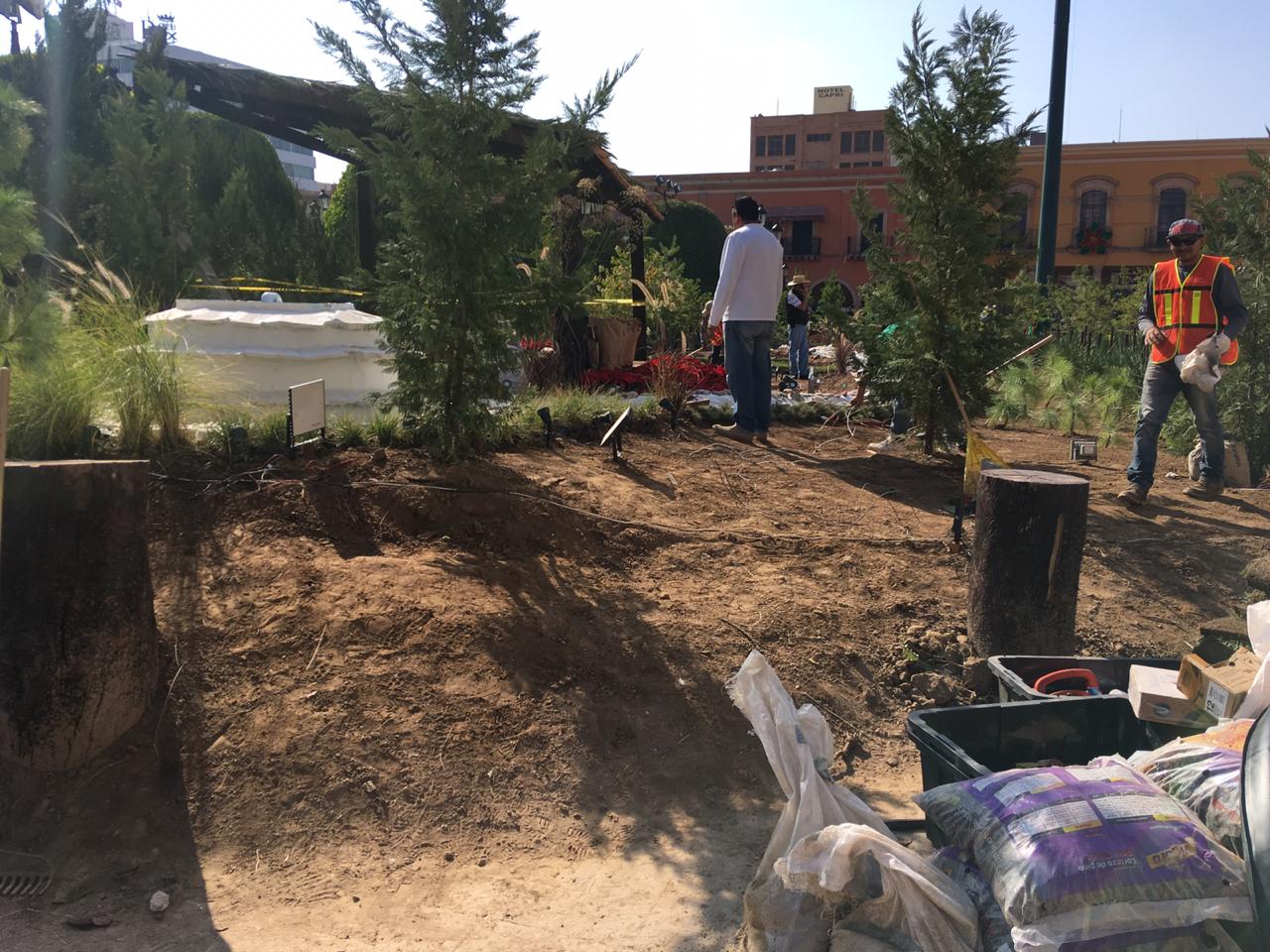 Gasta Municipio 220 mil en Nacimiento Gigante de León (Pablo Flores)