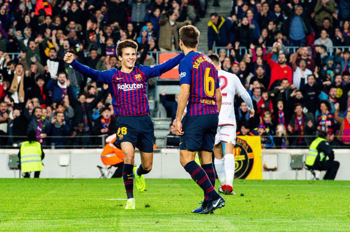 Jugadores de Barcelona en festejo de gol (@FCBarcelona_es)