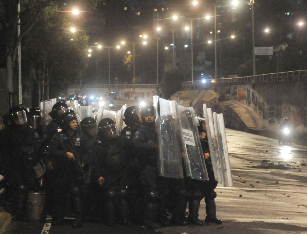 Operativo de granaderos en San Juanico (Cuartoscuro)
