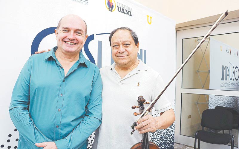 Hoy dirigirá su último concierto y estará acompañado por Manuel Ramos. (Gustavo Mendoza Lemus)
