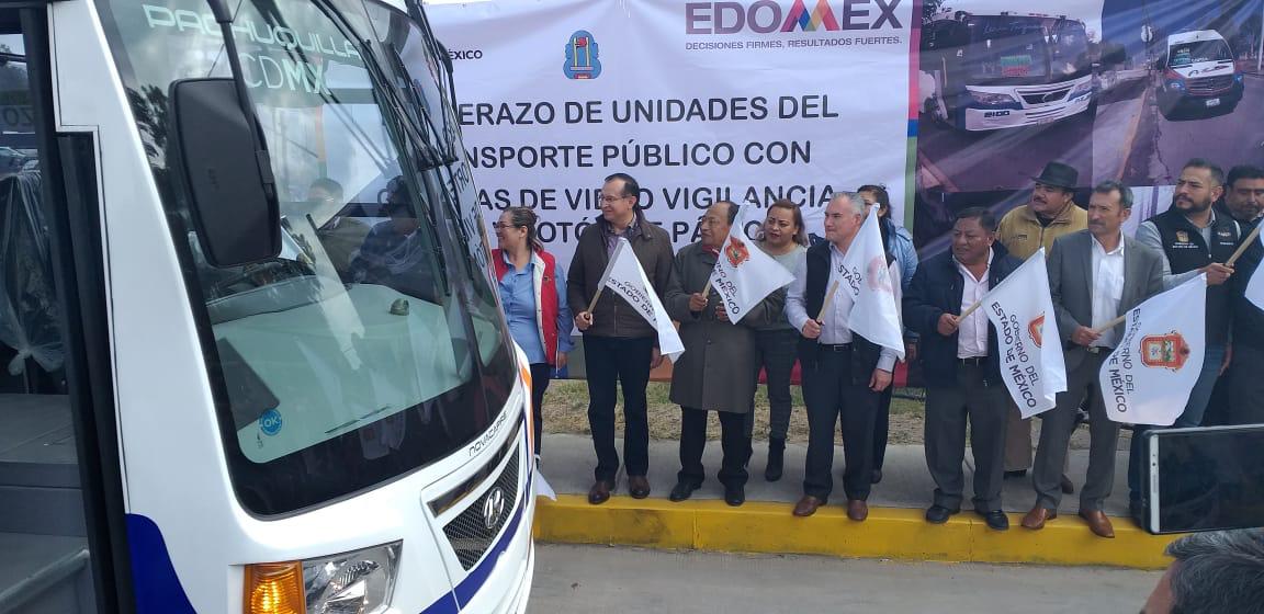 El titular dio el banderazo de salida de 400 unidades.  (especial)