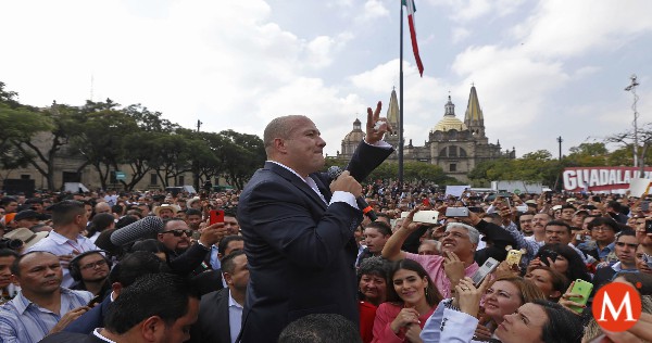 Enrique Alfaro ofreció un mensaje público en Plaza Liberación. (Fernando Carranza)
