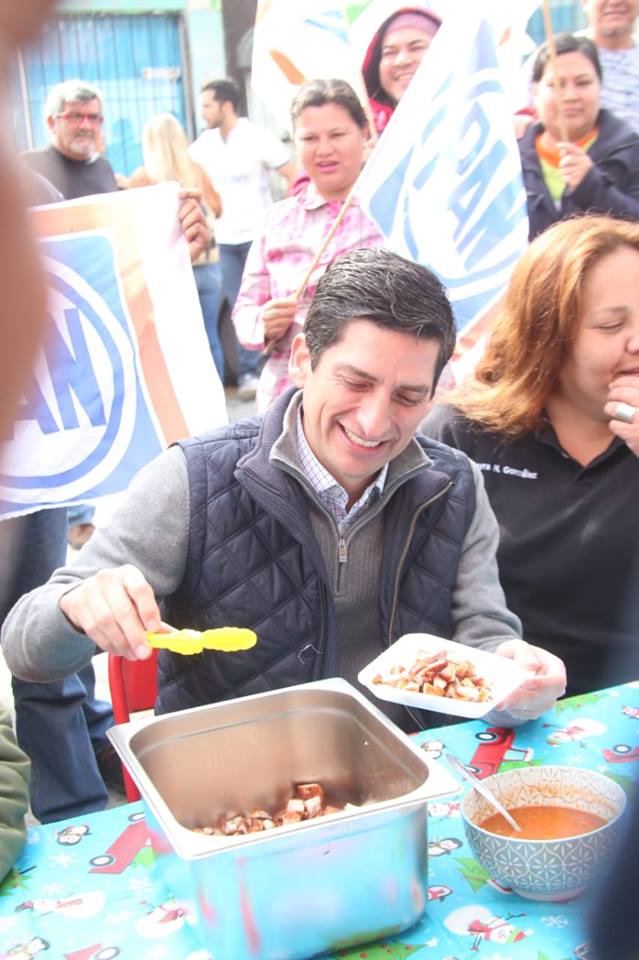 Felipe de Jesús convivió con ciudadanos en la carnicería La Española  Foto: Raúl Palacios