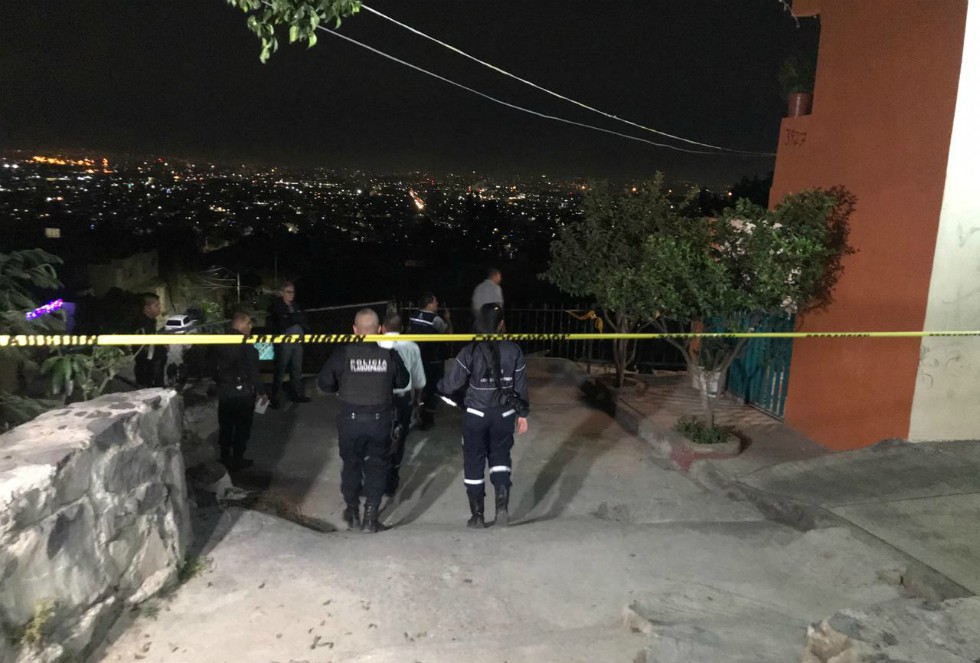 El homicidio ocurrió dentro de una vivienda ubicada en la calle Agua Caliente al cruce con Agua de Río. (Jorge Martínez)