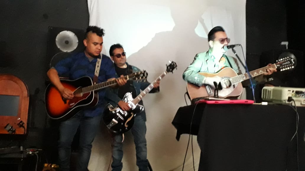 Iván Carpinteiro aseguró que su tocayo García es "el último o uno de los últimos cantantes y compositores romántico y obscuro" (Moisés Ramos)