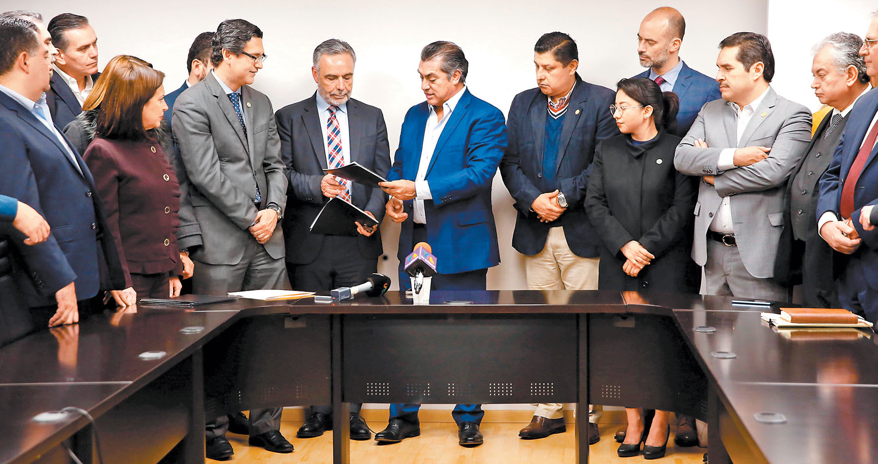 El mandatario estatal se reunió con Alfonso Ramírez Cuéllar, titular de la comisión de Presupuesto de la Cámara de Diputados, para gestionar recursos.