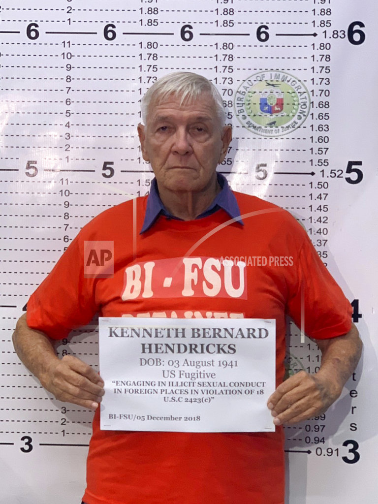 El sacerdote Kenneth Bernard Hendricks detenido en Filipinas (AP)