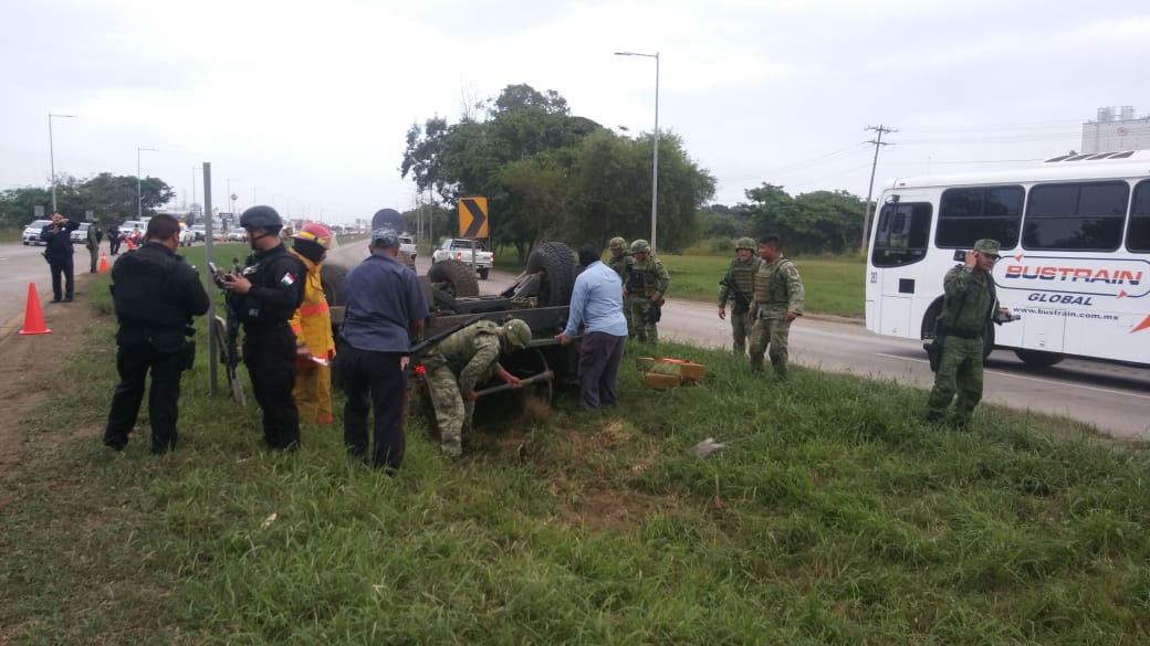Bomberos llevó acciones pertinentes para evitar una explosión (Jesús Alberto García)
