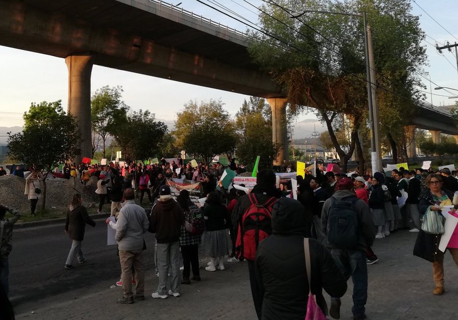 Los manifestantes fueron atendidos por el César Cravioto | Twitter @maicokaha