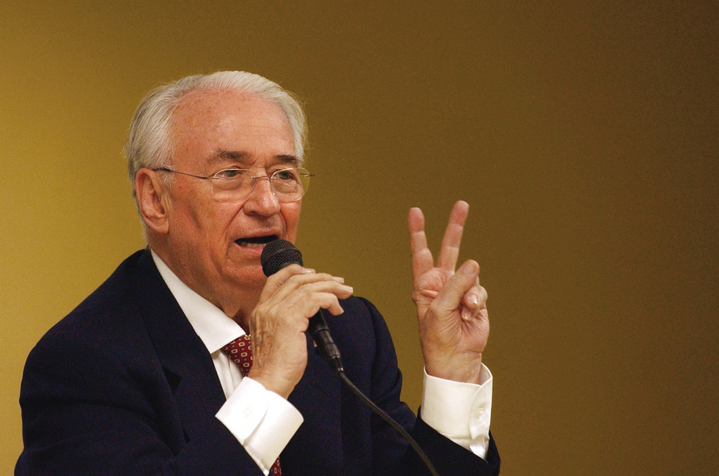 Ex presidente de Colombia, Belisario Betancur, murió a los 95 años. (AP)