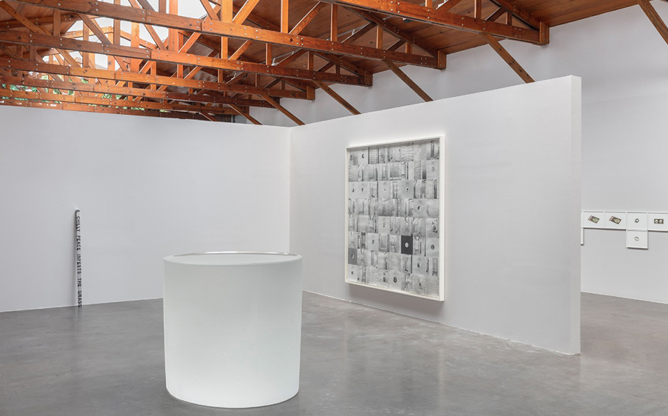 Vista de la exposición de Roni Horn. Foto Galería Kuromanzutto