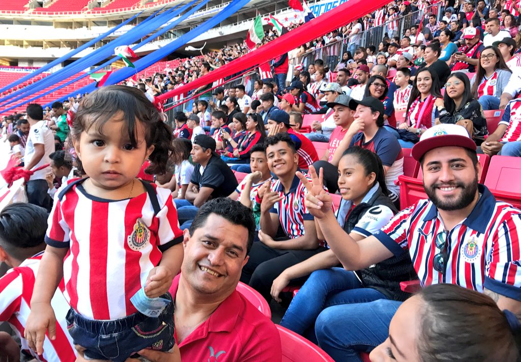 Alrededor de dos mil personas asistieron para ver el entrenamiento. (Cortesía)