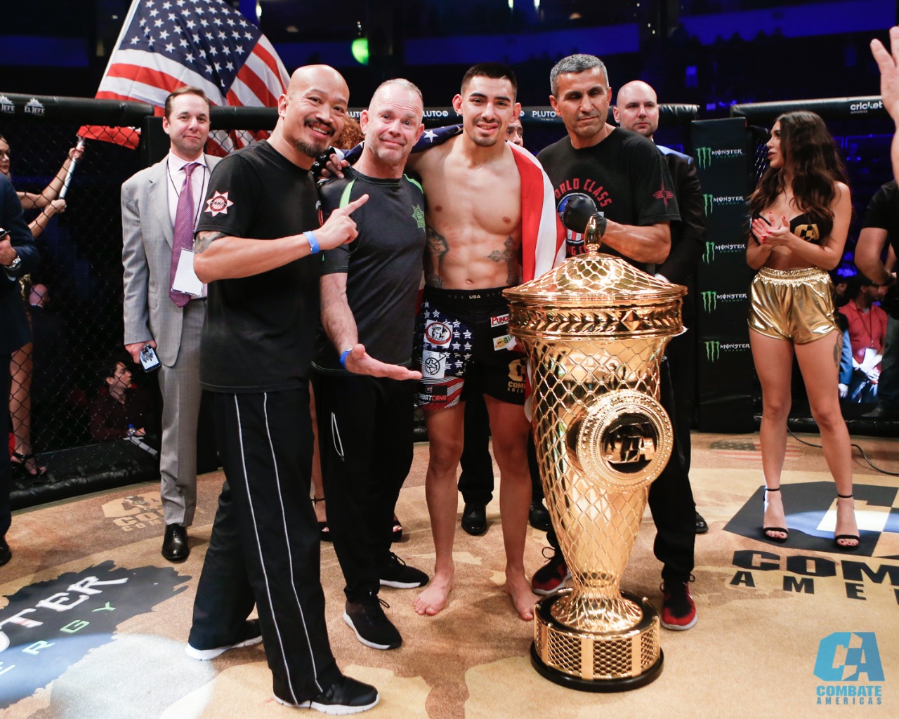 Andrés Quintana se queda la Copa Combate (Scott Hirano/Combate Americas)