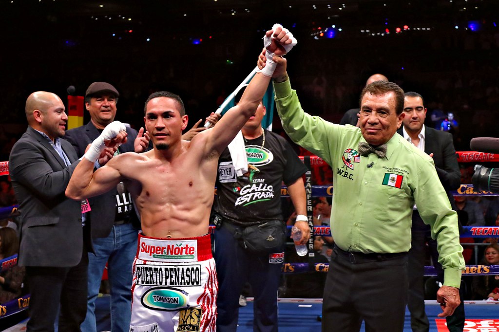 ‘Gallo’ Estrada noquea a Víctor Méndez (Imago7)