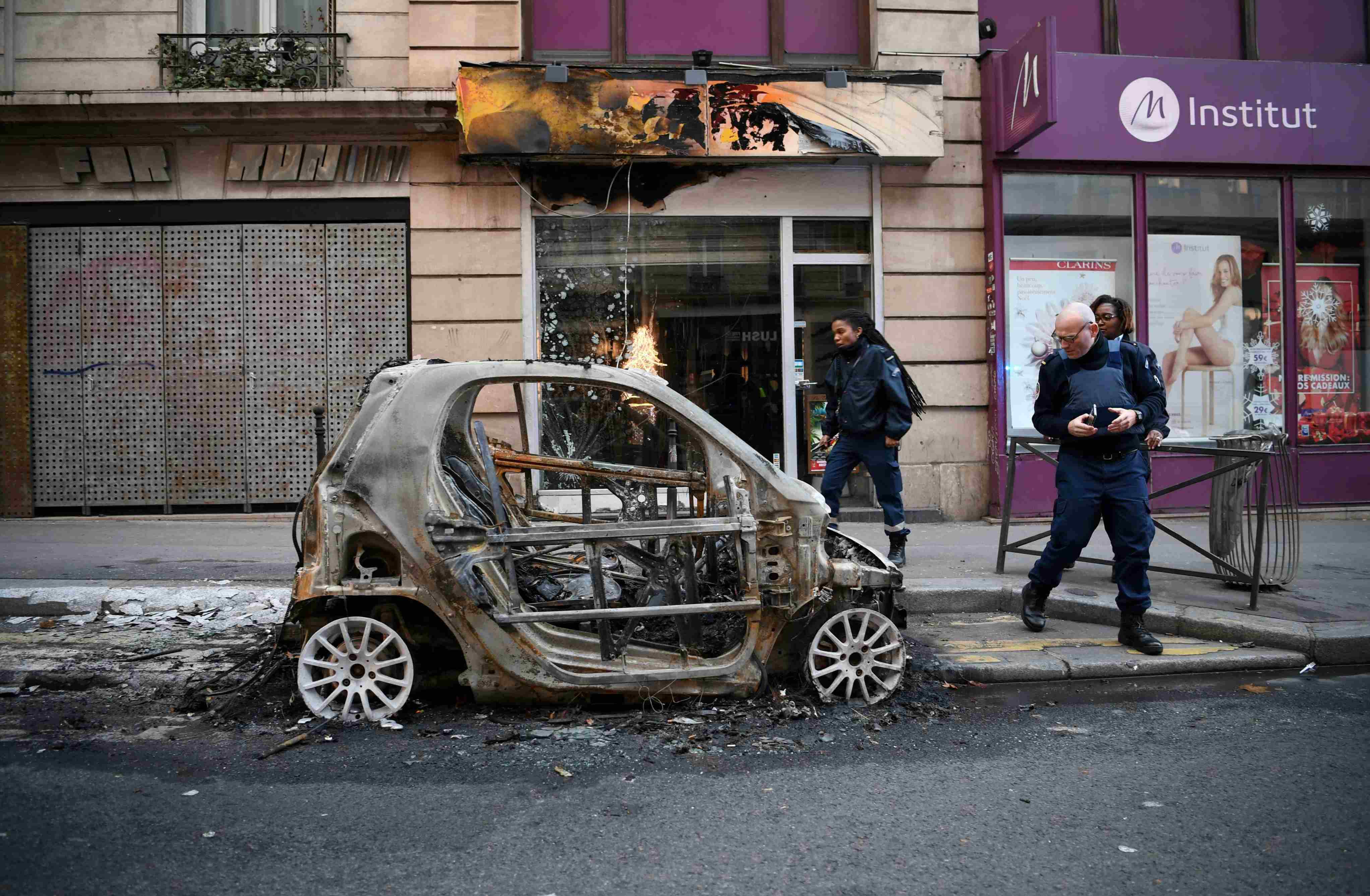 París vivió una nueva jornada violenta que dejó un saldo de casi dos mil detenidos. |AFP