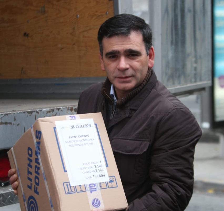 l presidente de la Comisión Estatal Electoral, Mario Alberto Castillo.