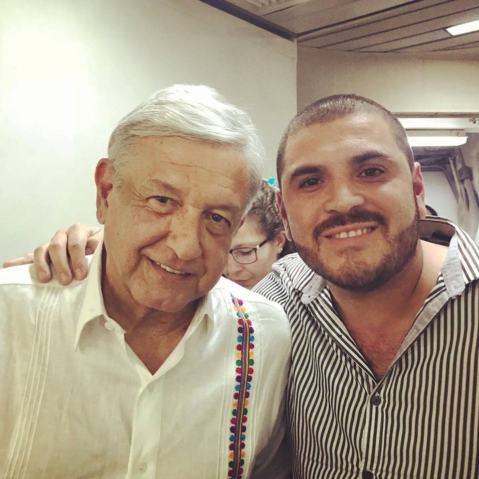 Andrés Manuel López Obrador y El Komander. (Facebook).