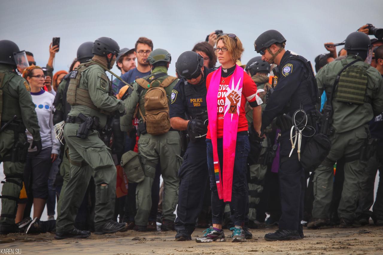 El objetivo era orar junto al muro con representantes de organizaciones en pro de los migrantes en Tijuana. Karina Siu