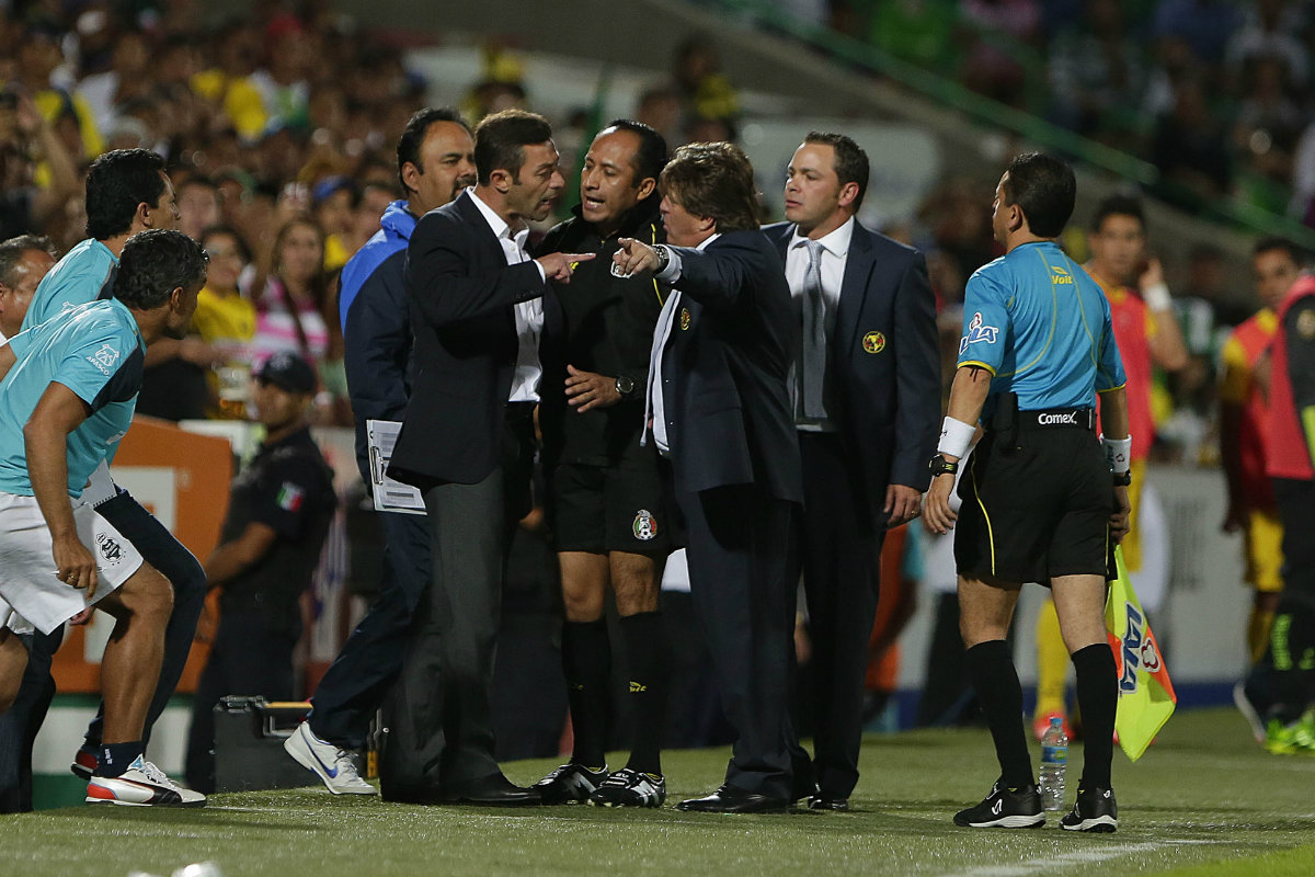 La pelea de Caixinha y el Piojo originó una rivalidad (Imago7)