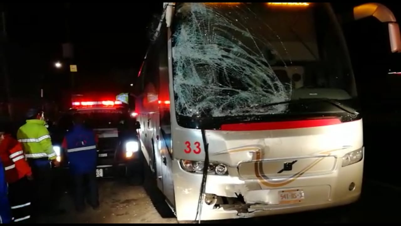 El conductor del autobús fue detenido y puesto a disposición del Ministerio Público. (Alejandro González)