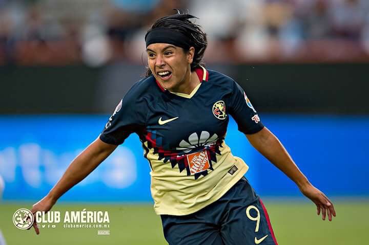 Lucero Cuevas, delantera de América Femenil (Twitter @LuceroCuevasF9)