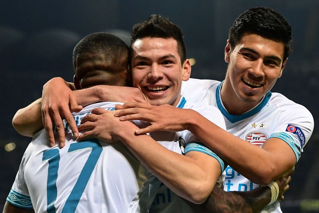 El mexicano Hirving Lozano en festejo de gol (AFP)
