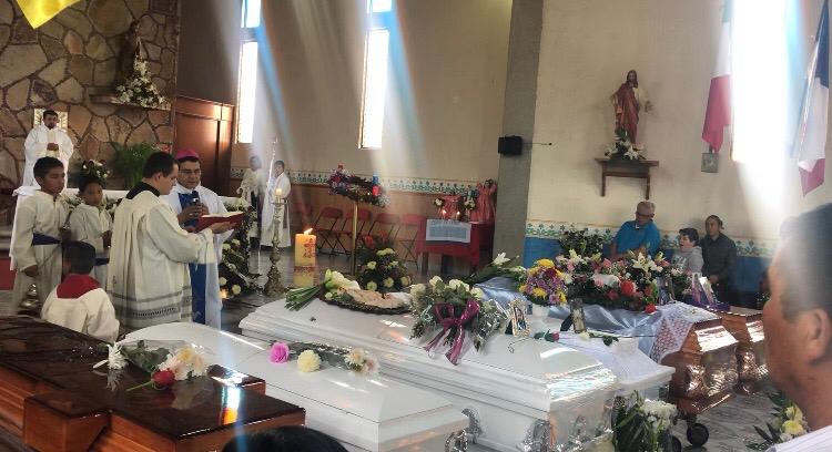 En el lugar se velaron a seis de las siete víctimas. (Estrella Álvarez)