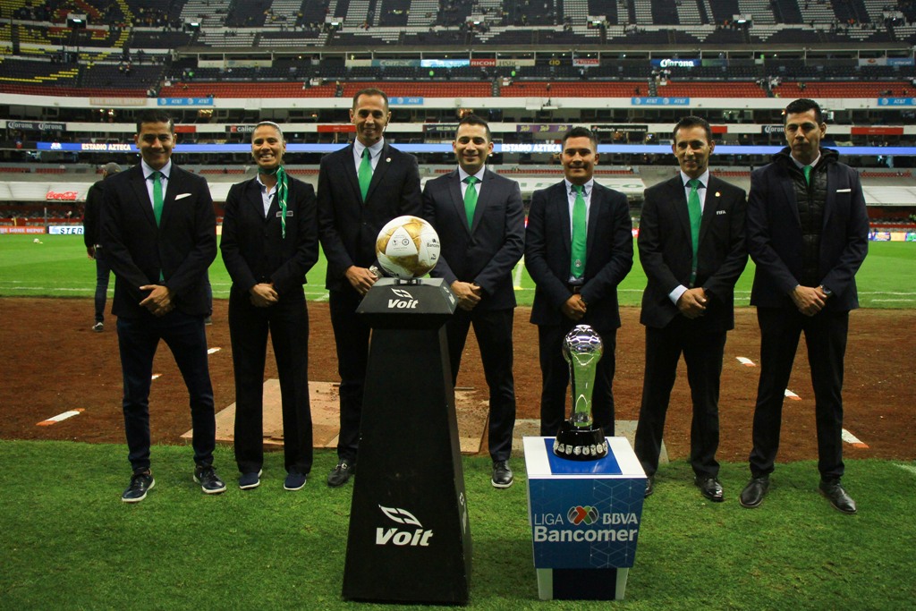 Árbitros en la Final de ida de la Liga MX (Imago7)