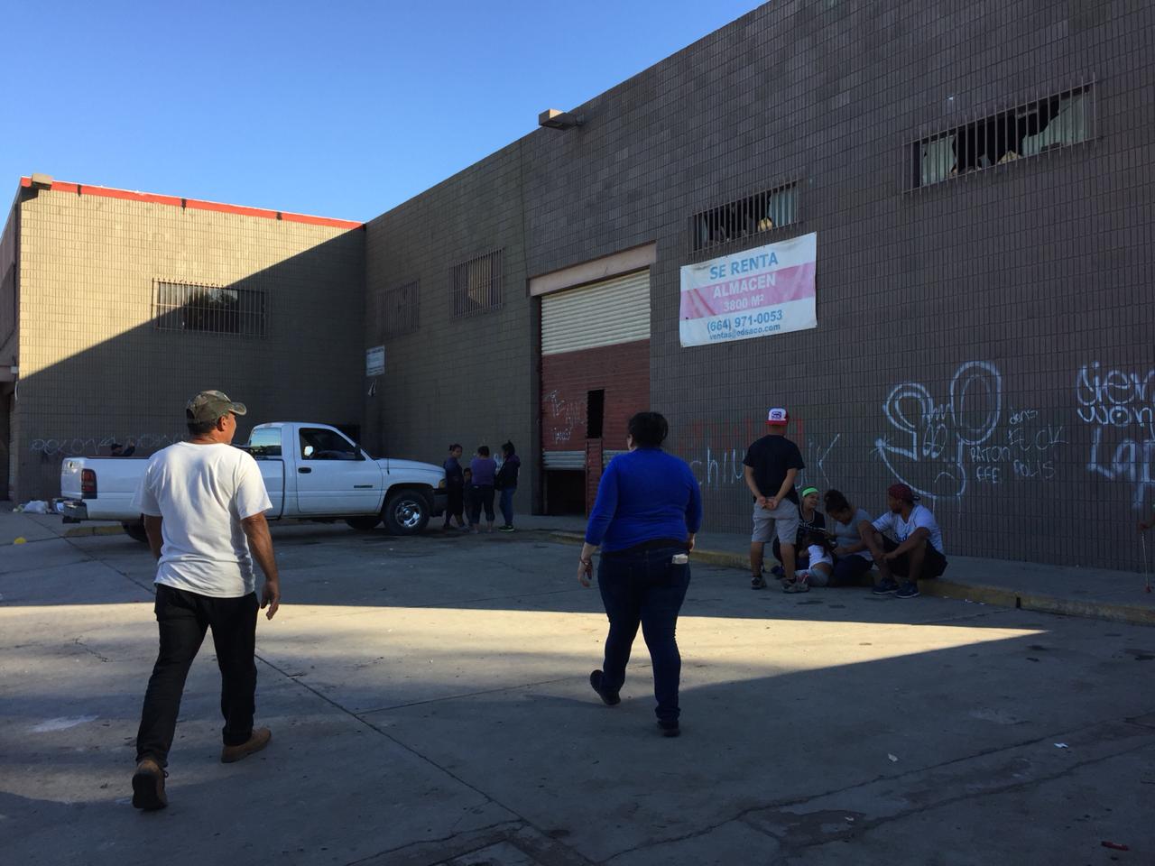 El gobierno federal rentará bodegas para los migrantes que viven en condiciones de calle. (Said Betanzos)
