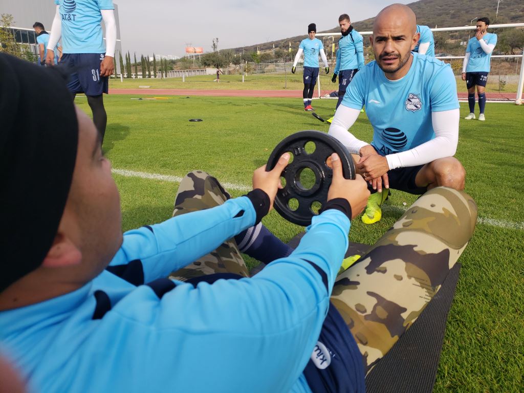 El mediocampista, Francisco Acuña, sabe que es importante alcanzar un buen fondo físico y futbolístico para el próximo torneo (Especial)