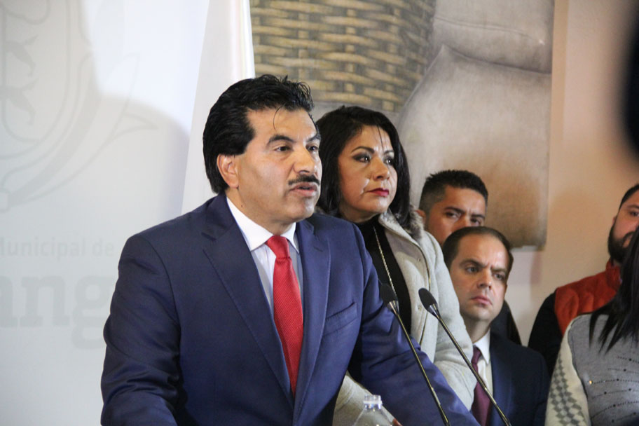 El procedimiento seguirá por medio de la parte legal, mientras que seguirá con sus actividades como alcalde. (Especial)