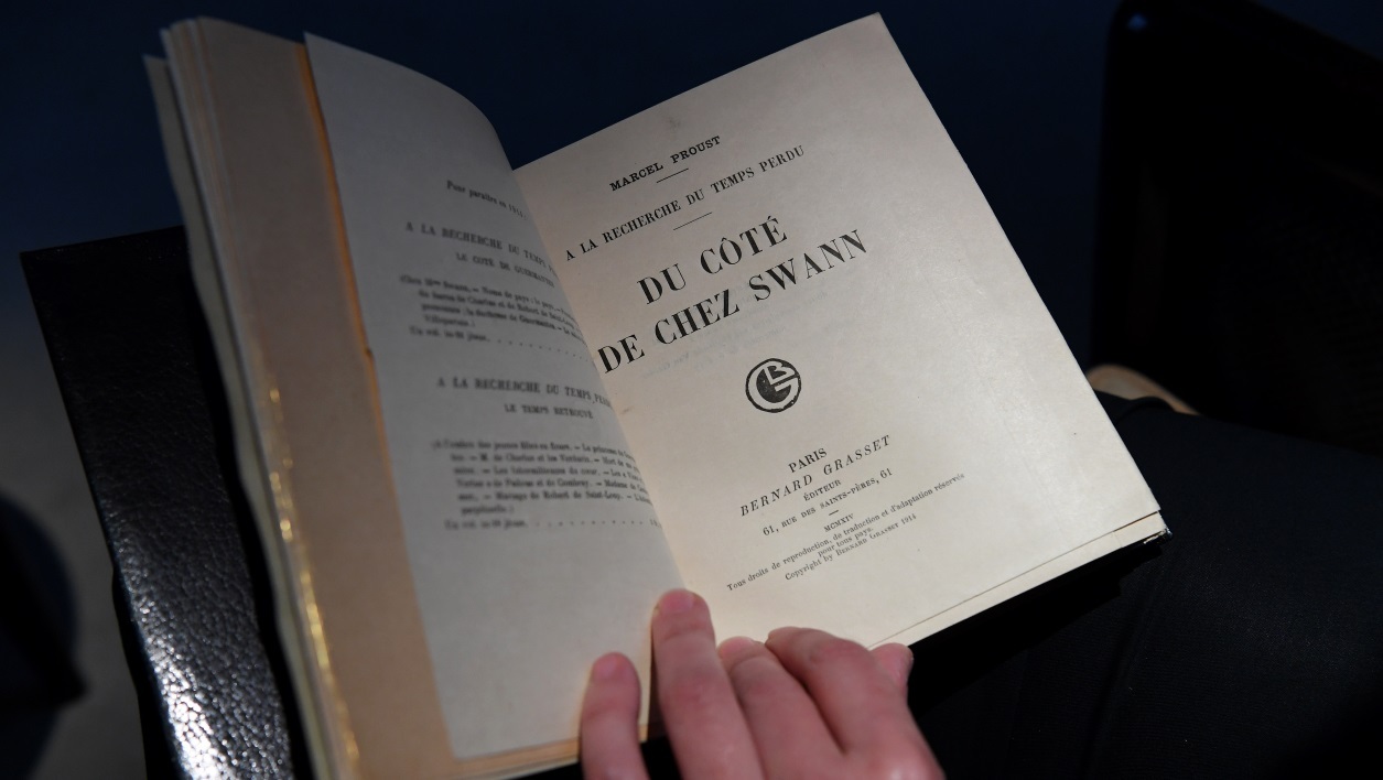El  libro pertenecía a la biblioteca del magnate francés Pierre Bergé. (AFP)
