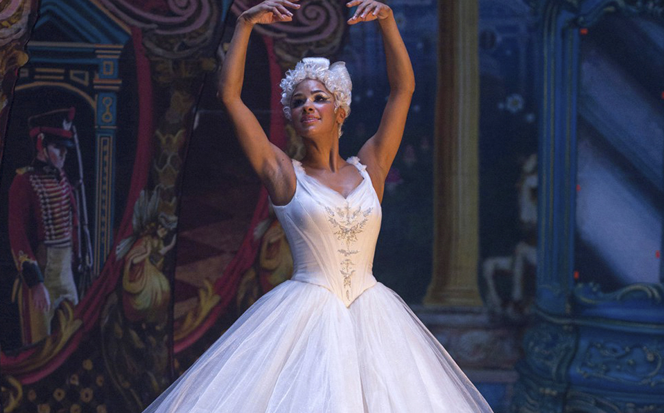 Misty Copeland participa en el filme 'El Cascanueces y los Cuatro Reinos'. Foto YouTube