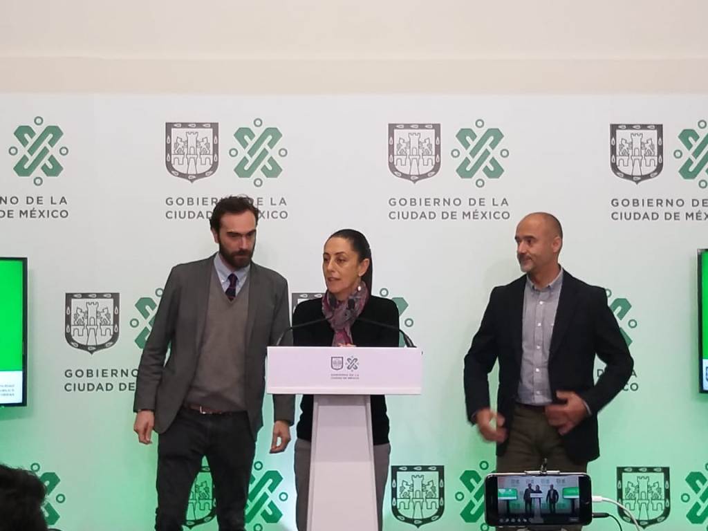 Sheinbaum reiteró que junto a las fotomultas se rediseñarán 35 cruces en CdMx. | Alberto Valiente
