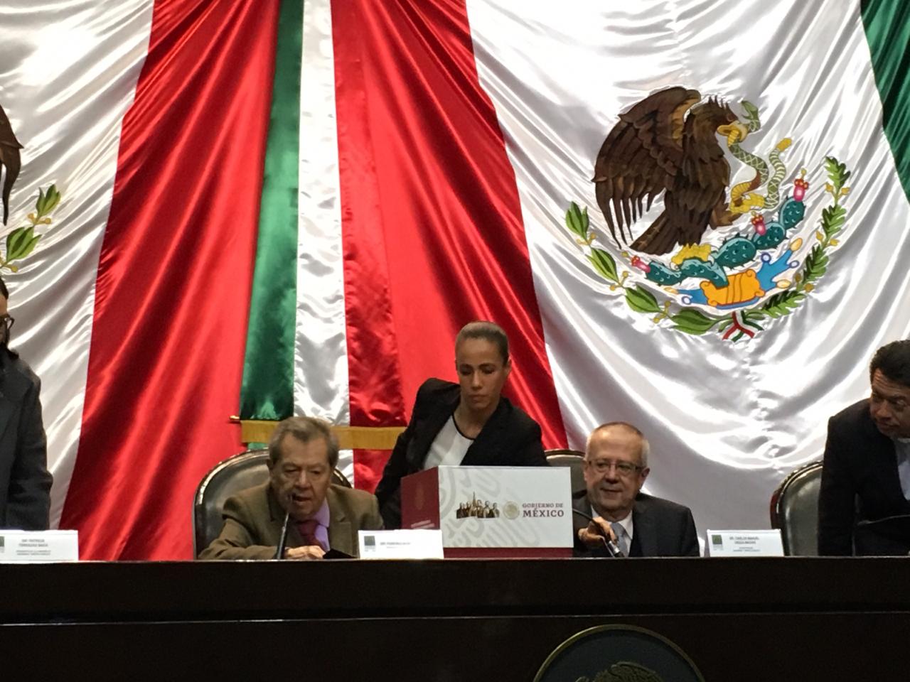 Carlos Urzúa entregó el Paquete Económico 2019 a la Cámara de Diputados/Especial.