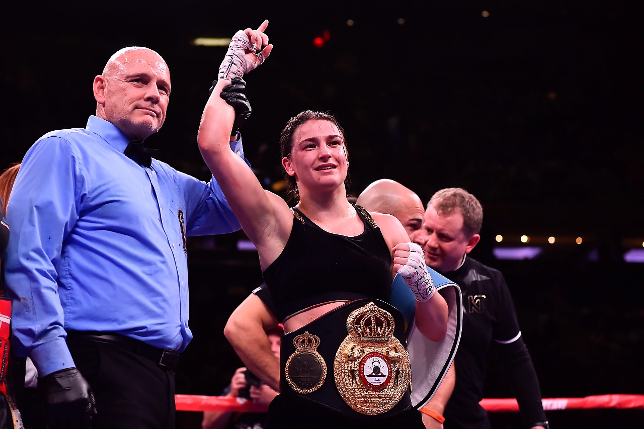 Katie Taylor retiene los títulos ligeros (Etzel Espinosa de Imago7)