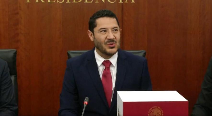 El presidente de la Mesa Directiva del Senado, Martí Batres, recibió el Paquete Económico 2019/Especial.
