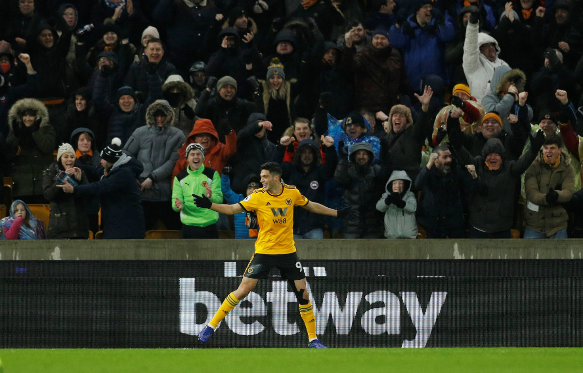 Raúl Jiménez celebra tras anotar con el Wolverhampton (Reuters)