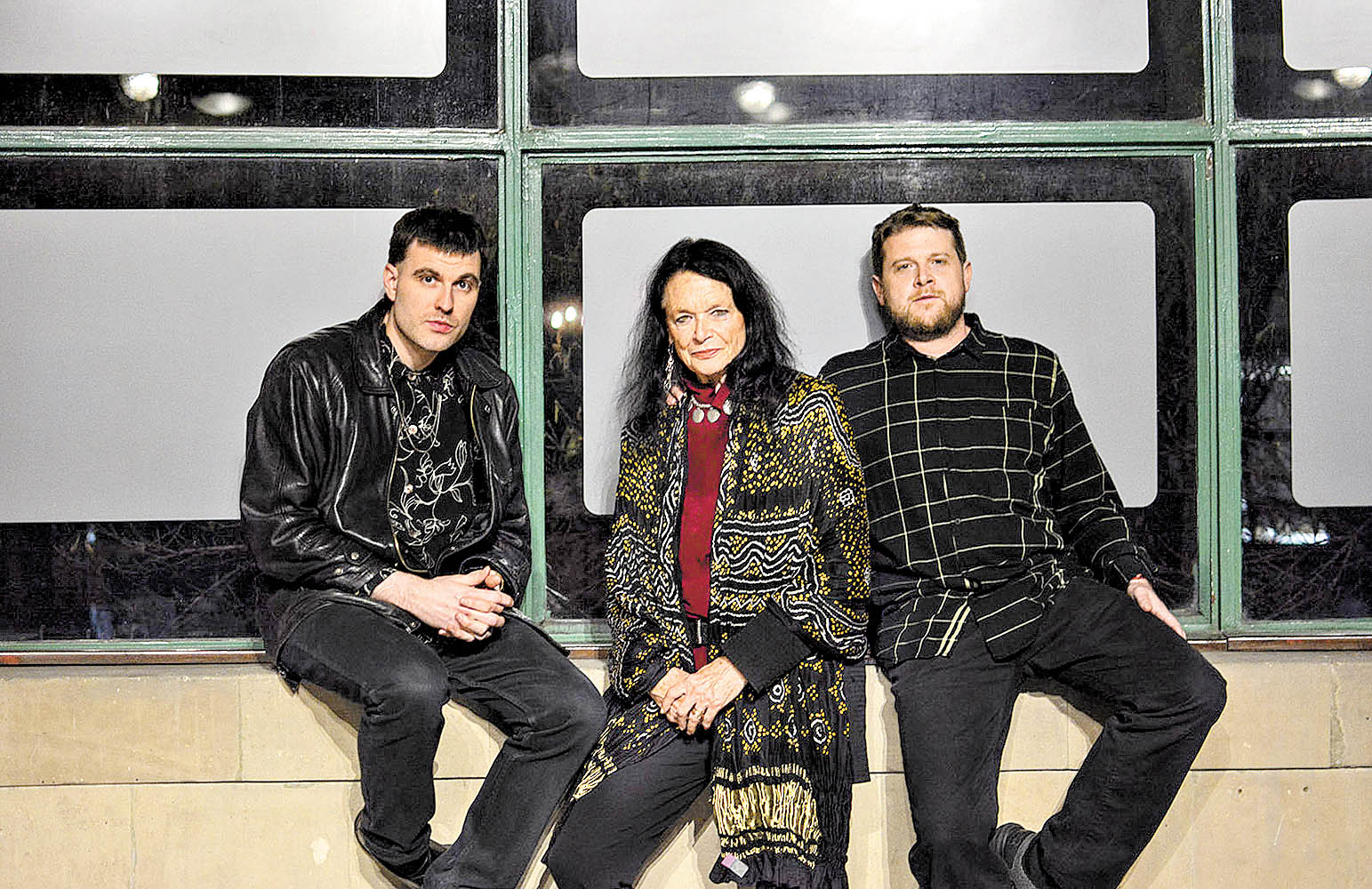 Con el saxofonista Devin Brahja Waldman y el pianista Ambrose Bye en la Casa Universitaria del Libro. (@CulturaUNAM)