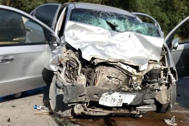Chocaron de frente contra una camioneta tipo Ranger en color oro. (Foto: Especial)