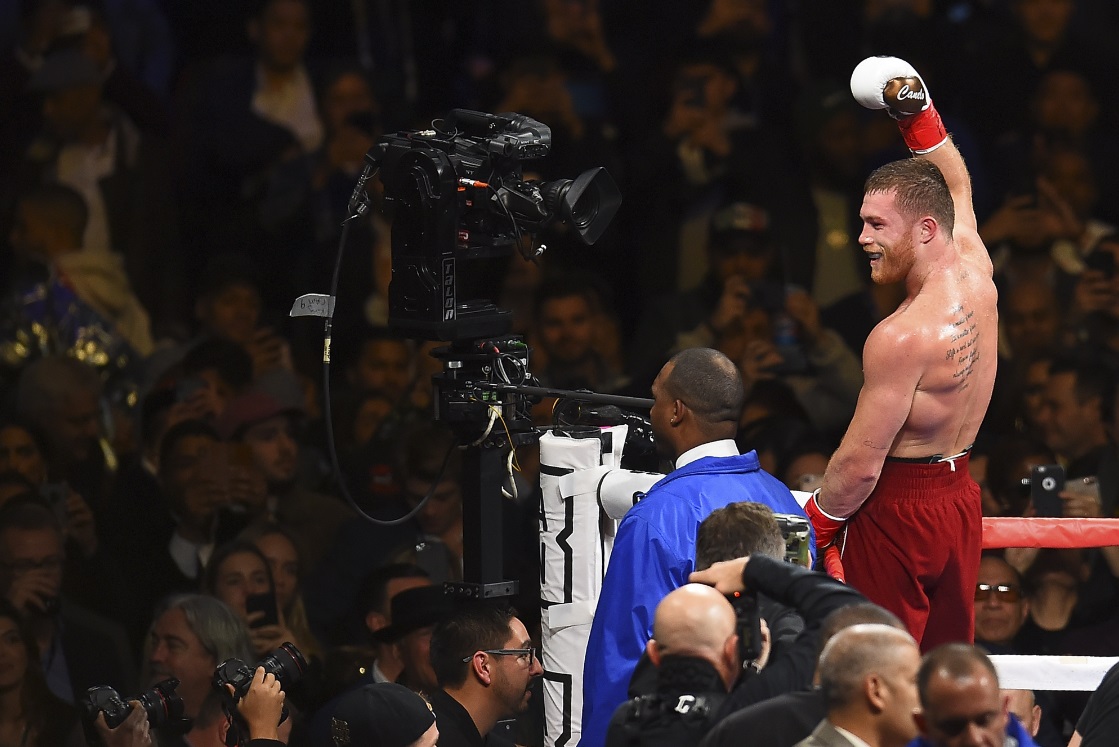 Saúl 'Canelo' Álvarez derrotó a 'Rocky' Fielding en el Madison Square Garden (Mexsport)