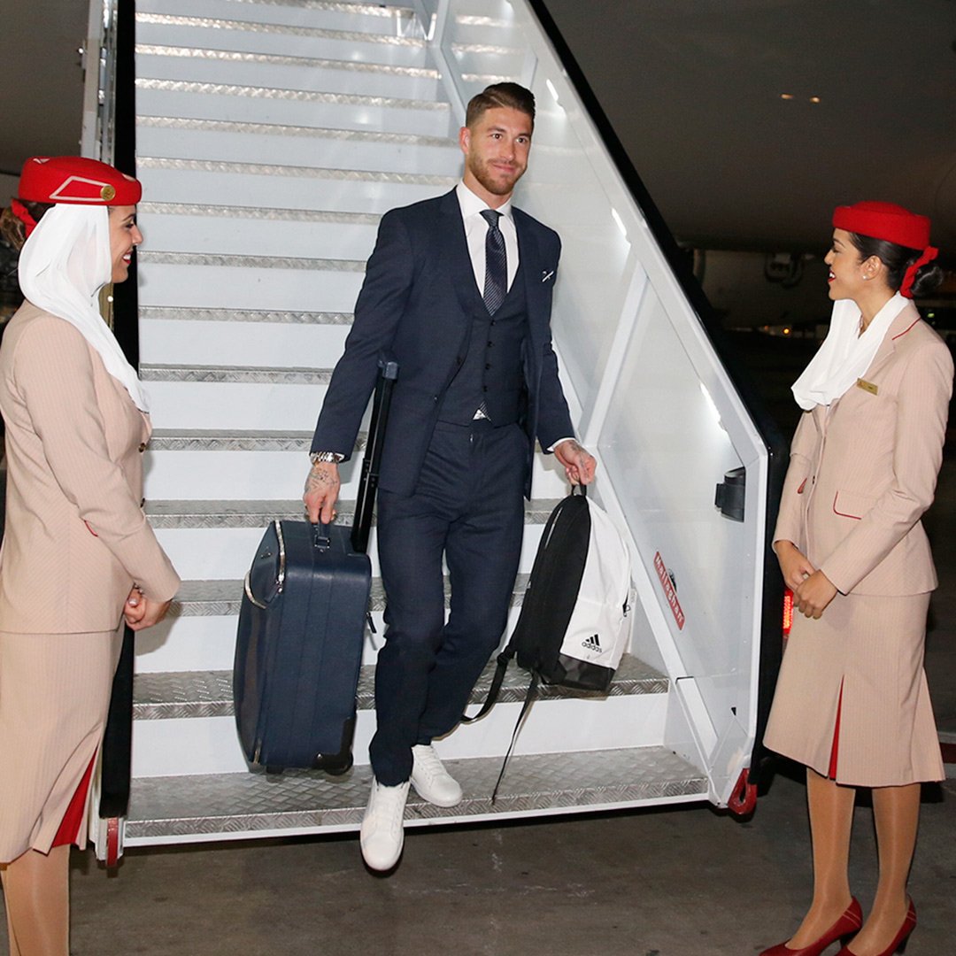 Sergio Ramos en su llegada a Emiratos Árabes Unidos (Twitter @realmadrid)