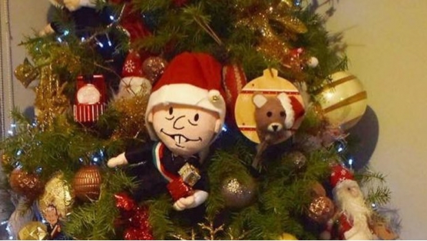 La decoración del árbol llamó la atención de los usuarios de la red social.