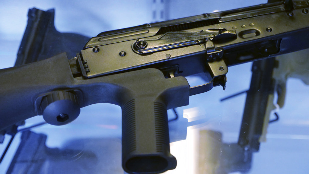 Los "bump stock" se convirtieron en tema de debate nacional sobre el control de armas después de que fueron usados en octubre del 2017. AP